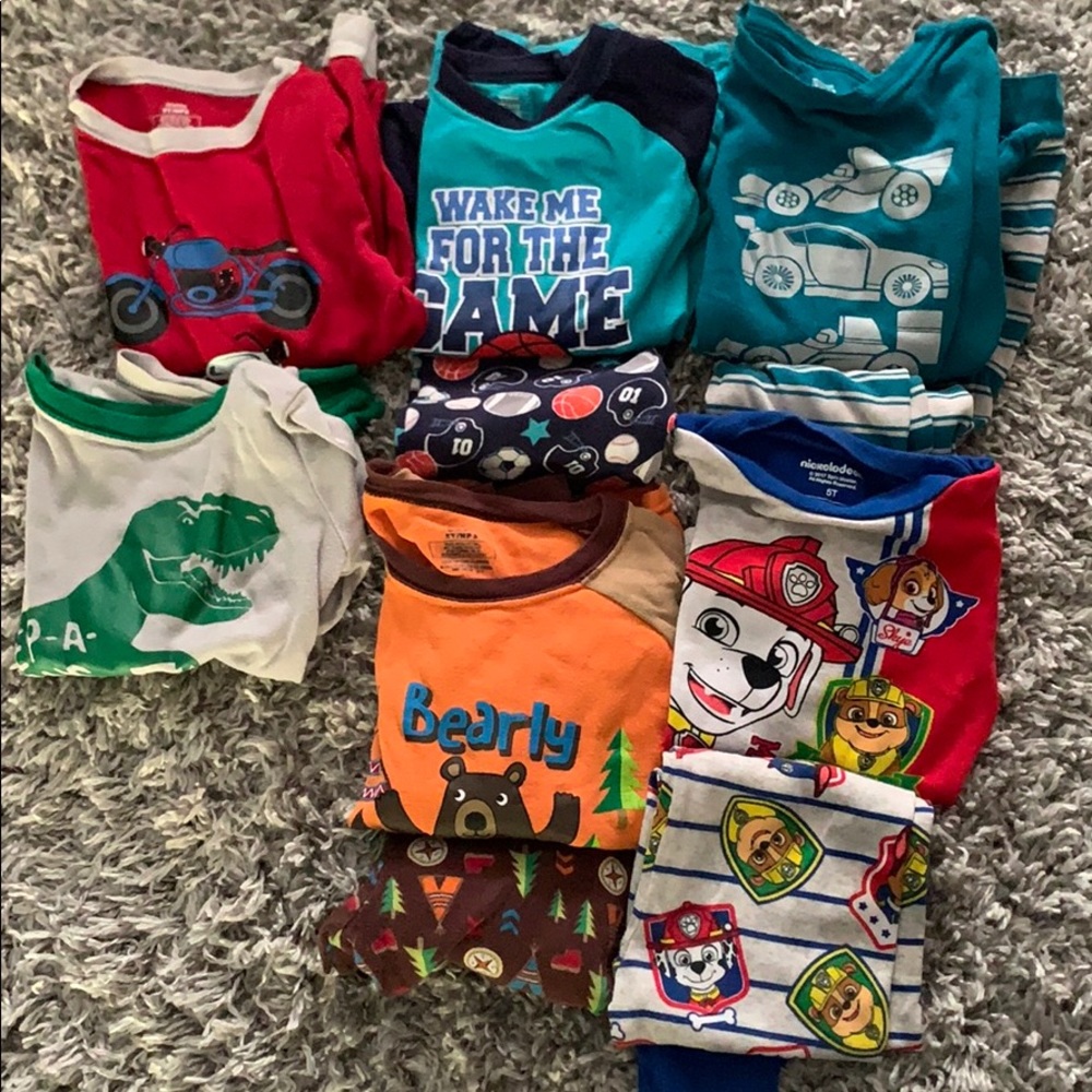 💥Bundle🔔🔔 4 set Pajamas  + 2 Pajama tops Size 5